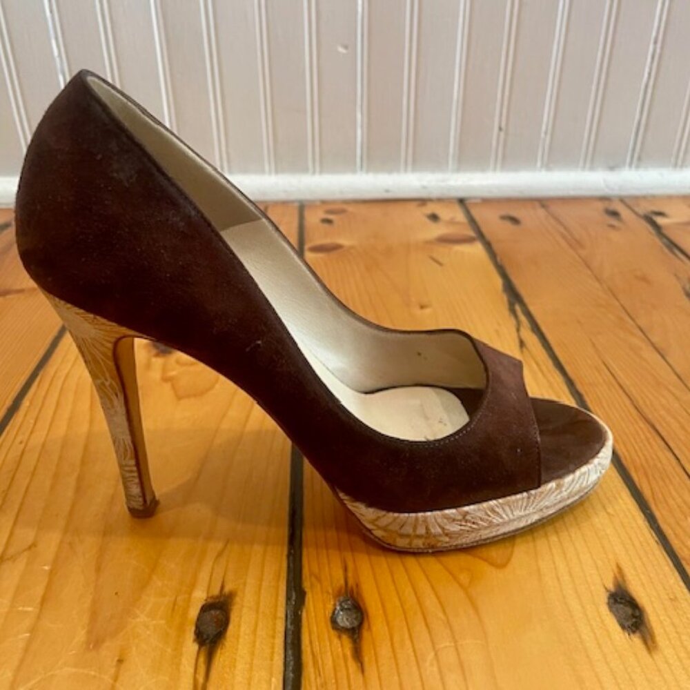 Alexandra Neel women's brown suede pumps, 4-inch heel, size 7 1/2. - Picture 2 of 10